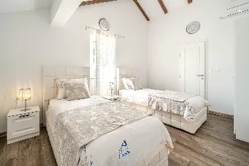 Seafront Villa with Heated Pool in Milna (Sleeps 10)