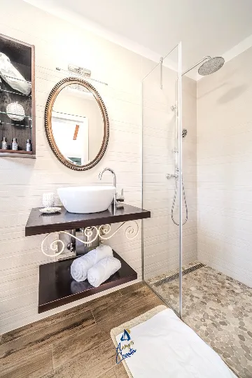 Seafront Villa with Heated Pool in Milna (Sleeps 10)