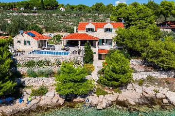 Seafront Villa with Heated Pool in Milna (Sleeps 10)