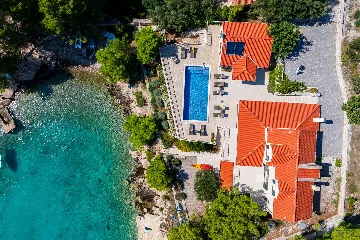 Seafront Villa with Heated Pool in Milna (Sleeps 10)