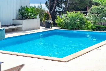 6-Bedroom Villa for 12 in Punat with Heated Pool