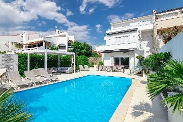 6-Bedroom Villa for 12 in Punat with Heated Pool