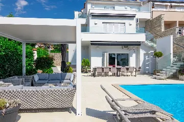 6-Bedroom Villa for 12 in Punat with Heated Pool