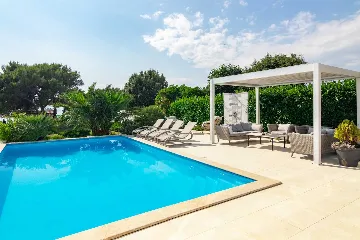 6-Bedroom Villa for 12 in Punat with Heated Pool