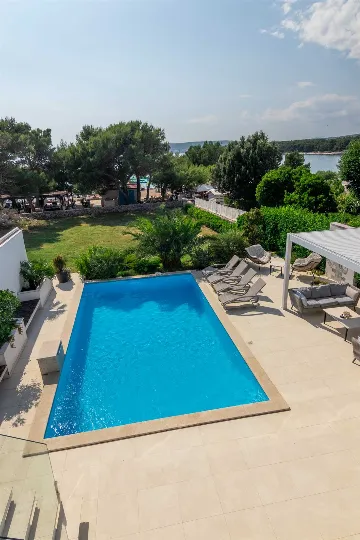 6-Bedroom Villa for 12 in Punat with Heated Pool