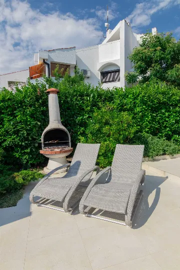 6-Bedroom Villa for 12 in Punat with Heated Pool