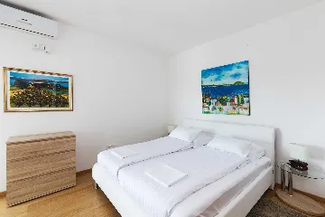 6-Bedroom Villa for 12 in Punat with Heated Pool