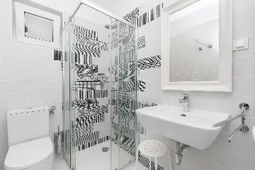 6-Bedroom Villa for 12 in Punat with Heated Pool