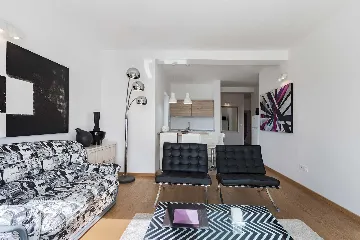 6-Bedroom Villa for 12 in Punat with Heated Pool