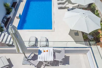 6-Bedroom Villa for 12 in Punat with Heated Pool