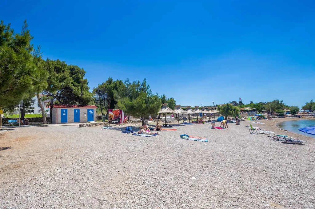 6-Bedroom Villa for 12 in Punat with Heated Pool