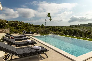 4-Bedroom Villa in Ražanj for Up to 8 Guests