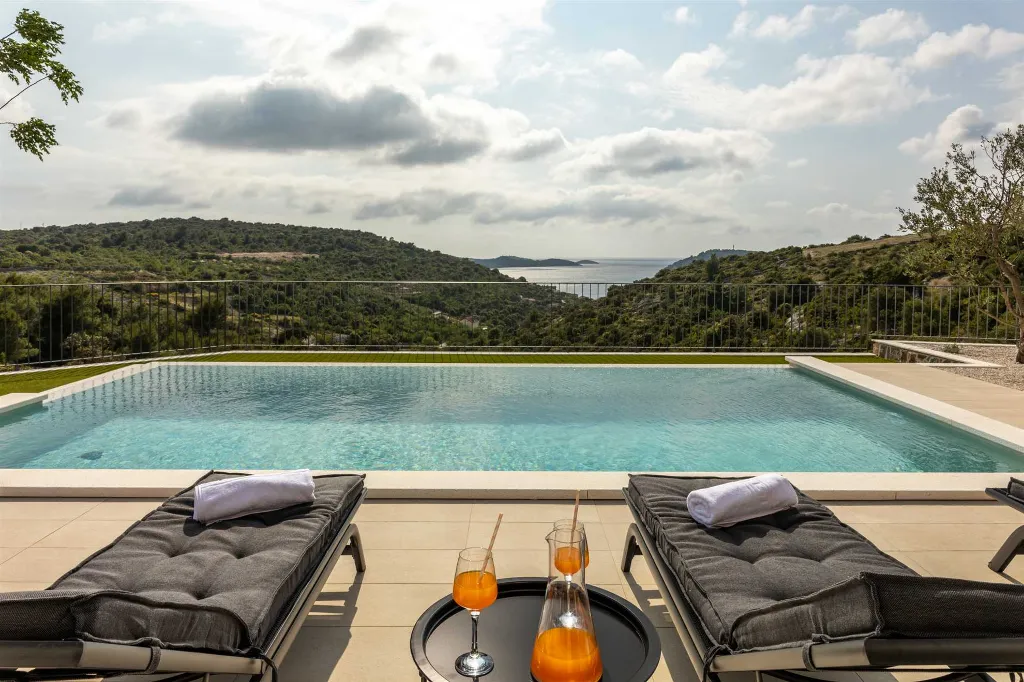 4-Bedroom Villa in Ražanj for Up to 8 Guests