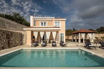 4-Bedroom Villa in Ražanj for Up to 8 Guests
