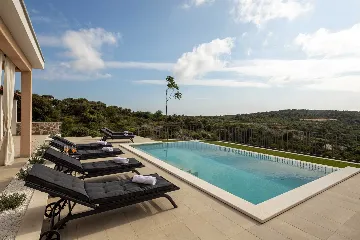 4-Bedroom Villa in Ražanj for Up to 8 Guests