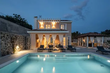 4-Bedroom Villa in Ražanj for Up to 8 Guests