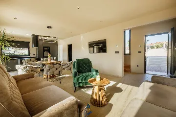 3-Bedroom Villa in Tar for 6 Guests with Pool