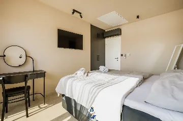 3-Bedroom Villa in Tar for 6 Guests with Pool