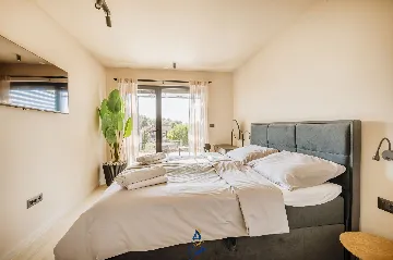 3-Bedroom Villa in Tar for 6 Guests with Pool