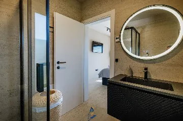 3-Bedroom Villa in Tar for 6 Guests with Pool