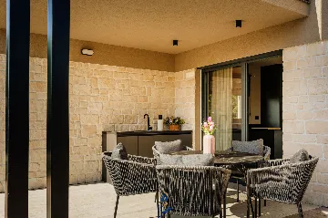 3-Bedroom Villa in Tar for 6 Guests with Pool