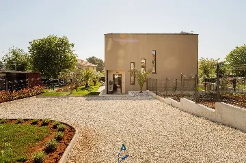 3-Bedroom Villa in Tar for 6 Guests with Pool