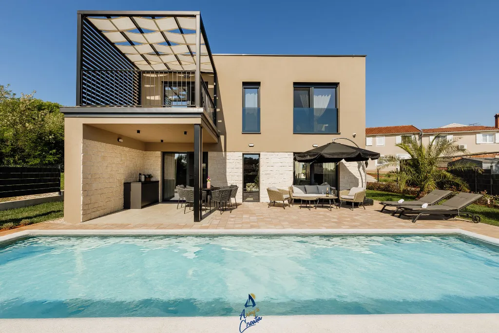 3-Bedroom Villa in Tar for 6 Guests with Pool