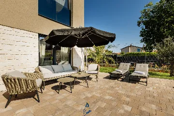 3-Bedroom Villa in Tar for 6 Guests with Pool