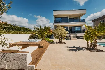 3-Bedroom Villa in Poreč for 6 Guests