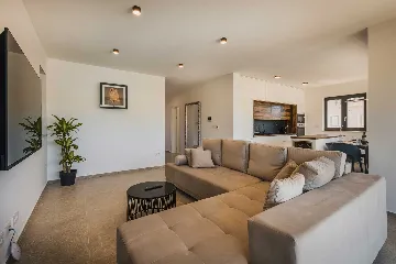 3-Bedroom Villa in Poreč for 6 Guests