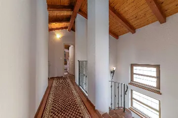 4-Bedroom Villa with Saltwater Pool in Višnjan