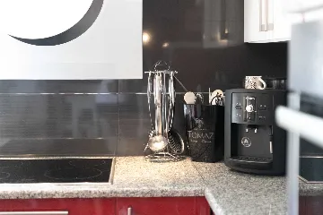 4-Bedroom Villa with Saltwater Pool in Višnjan