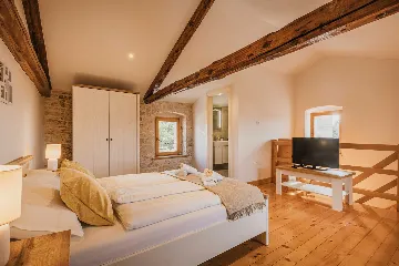 2-Bedroom Villa in Baderna for Up to 4 Guests