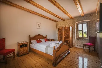 2-Bedroom Villa in Baderna for Up to 4 Guests