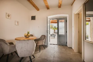 2-Bedroom Villa in Baderna for Up to 4 Guests