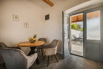 2-Bedroom Villa in Baderna for Up to 4 Guests