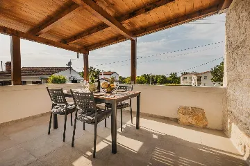 2-Bedroom Villa in Baderna for Up to 4 Guests