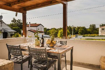 2-Bedroom Villa in Baderna for Up to 4 Guests