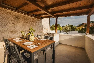 2-Bedroom Villa in Baderna for Up to 4 Guests