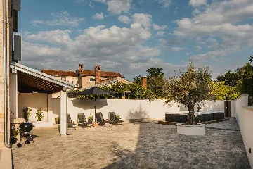 2-Bedroom Villa in Baderna for Up to 4 Guests