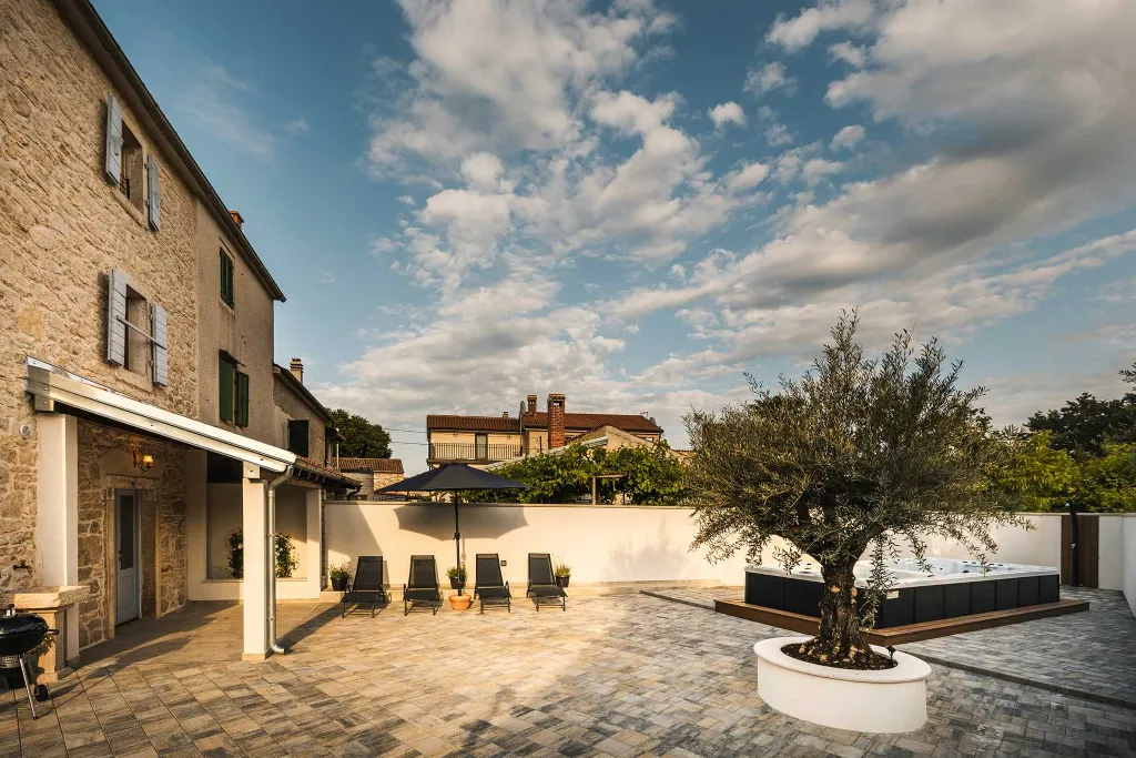 2-Bedroom Villa in Baderna for Up to 4 Guests