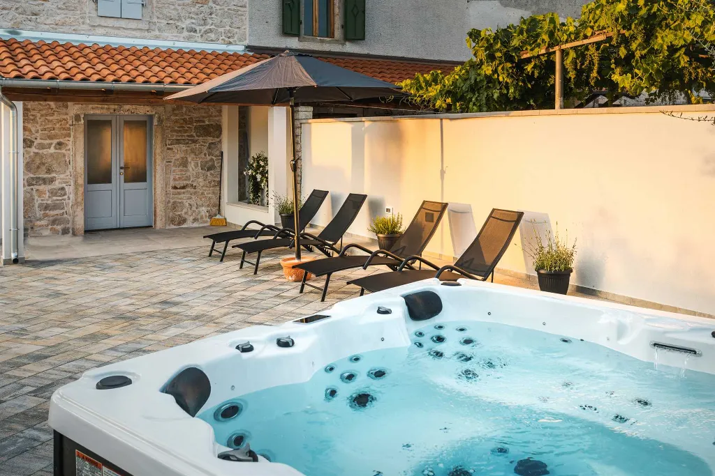 2-Bedroom Villa in Baderna for Up to 4 Guests