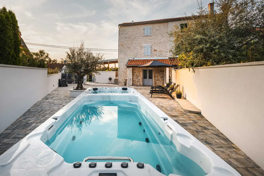 2-Bedroom Villa in Baderna for Up to 4 Guests