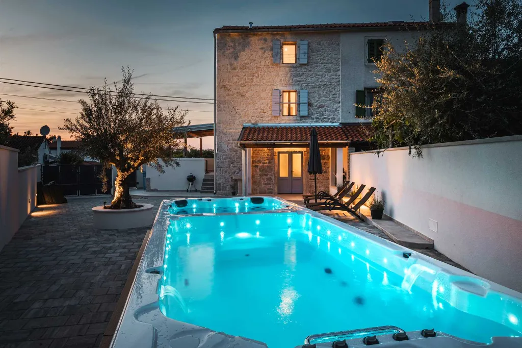2-Bedroom Villa in Baderna for Up to 4 Guests