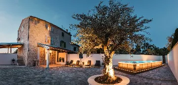 2-Bedroom Villa in Baderna for Up to 4 Guests