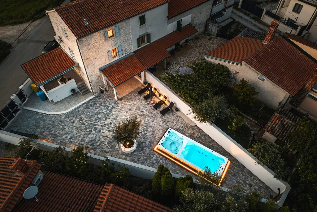 2-Bedroom Villa in Baderna for Up to 4 Guests