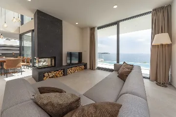 5-Bedroom Villa with Hydromassage Infinity Pool in Rogoznica