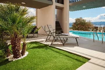 6-Bedroom Villa with Private Pool, Mali Rat (12)