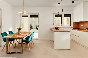 6-Bedroom Villa with Private Pool, Mali Rat (12)