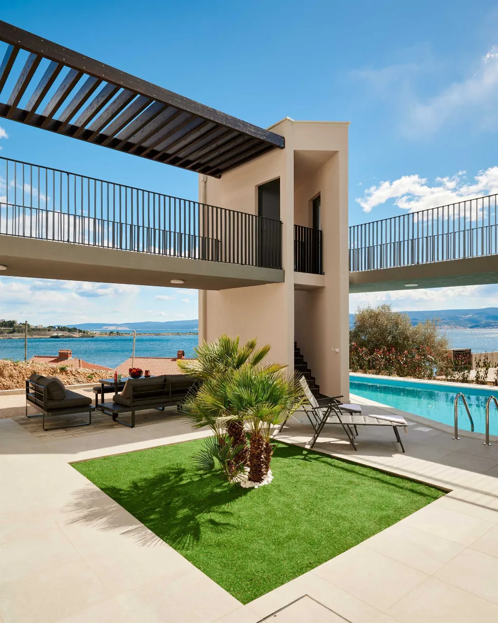 6-Bedroom Villa with Private Pool, Mali Rat (12)